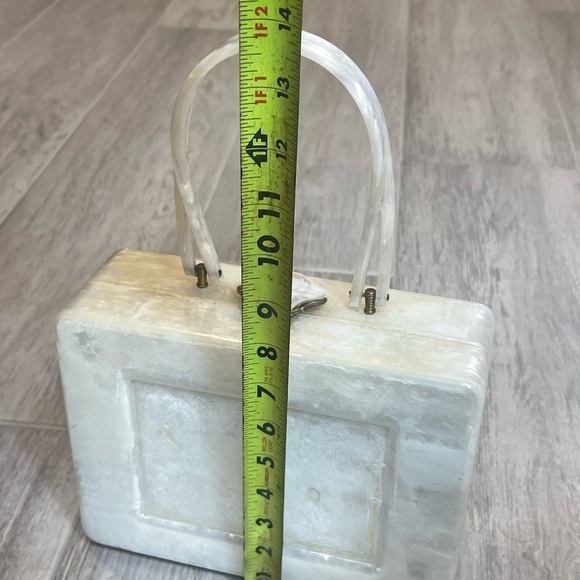 Vintage Wilardly Lucite 1950s Marbleized Pearlized Top Handle Box Purse - Picture 10 of 15